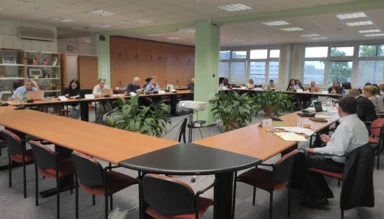 Svetniki potrdili finančni načrt za leto 2026 in predlog Javnega razpisa za razporeditev sredstev v letu 2026