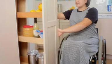 Zaposlovanje invalidov v Sloveniji: Številne davčne spodbude in prilagoditve za delodajalce